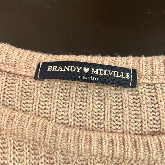 Light pink brandy Melville sweater - Picture 2 of 2